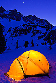 黄色,圆顶,帐蓬,夜晚,冬天,荒野,内华达山脉,加利福尼亚,美国