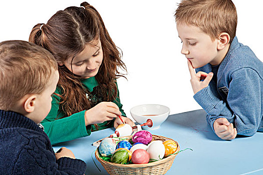 三个孩子,绘画,复活节彩蛋