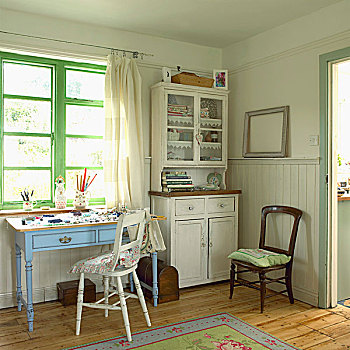 室内,淡色调,木质,柜橱,小,桌子,抽屉,仰视,窗户,框
