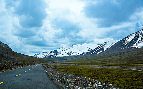 雪山草原公路