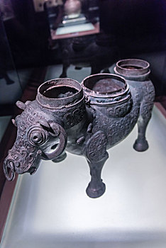 上海博物馆的春秋晚期青铜器牺尊