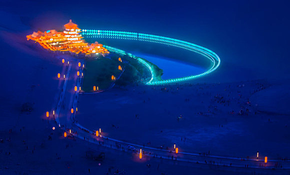 甘肃鸣沙山月牙泉图片