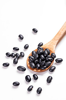 保健食品黑豆摆放在桌面上