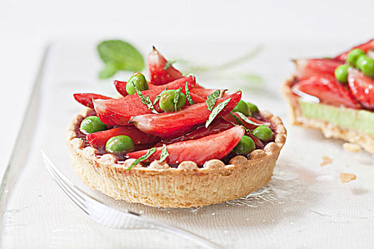 草莓蛋糕,豌豆