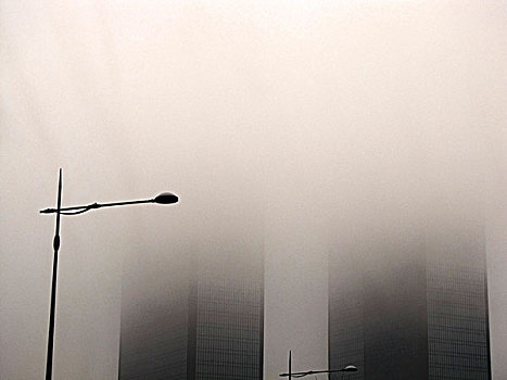 摩天大楼,雾