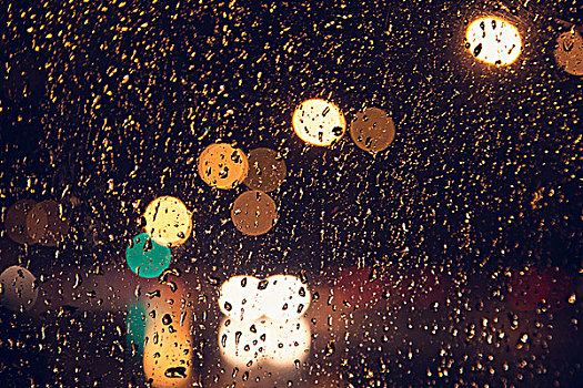 雨中夜景