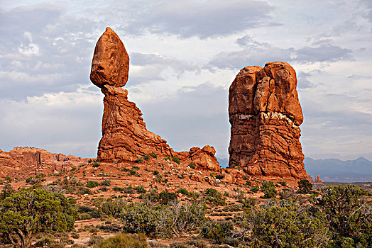 平衡石,岩石构造,拱门国家公园,犹他,美国,北美