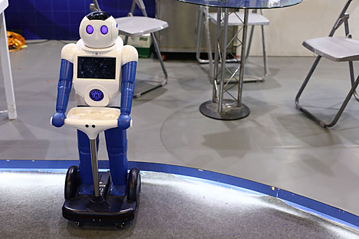智能机器人与椅子