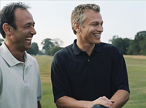 两个,打高尔夫,笑