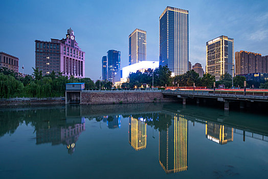 河南郑州花园路商圈全景