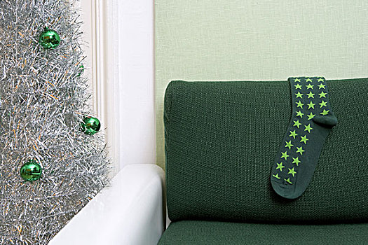 生活空间,沙发,绿色,袜子,圣诞树,银,特写,序列,客厅,座椅,圣诞袜,图案,星,卧,装饰,圣诞节,彩球