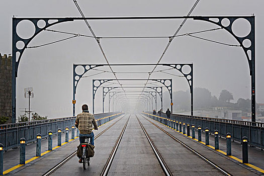 人,骑,自行车,桥,波尔图,葡萄牙