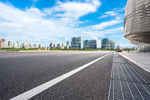 高速公路,城市天际线