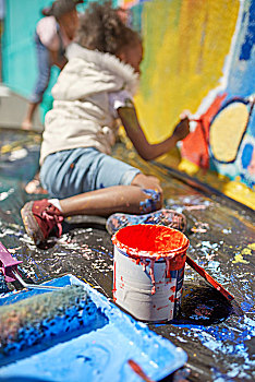 女孩,绘画,壁画,后面,油漆桶