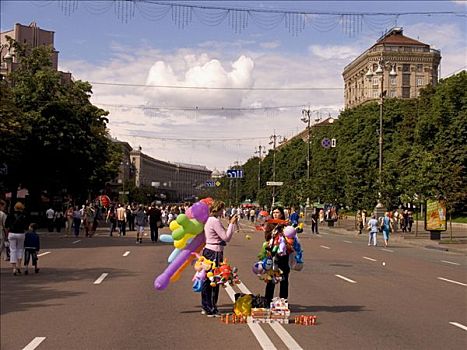 乌克兰,基辅,道路,交通,蓝天,云,阳光,2004年