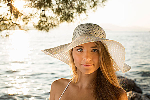 年轻,女人,头像,太阳帽,海岸,克罗地亚