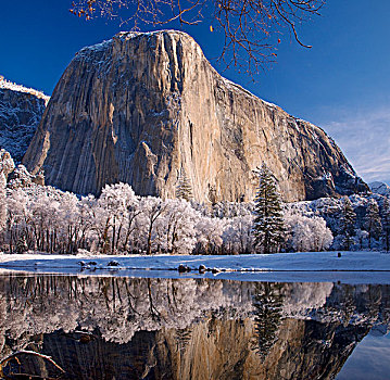 船长峰,默塞德河,冬天,优胜美地国家公园,加利福尼亚,美国