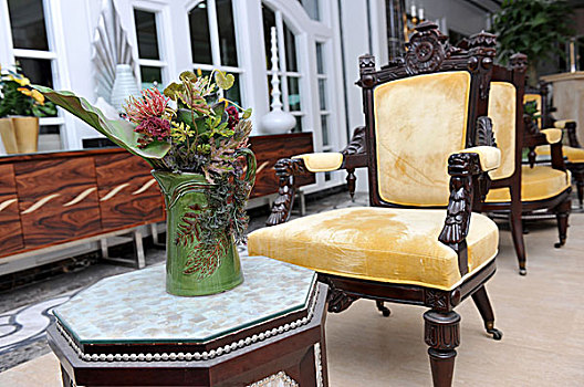 室内,复古,椅子,桌子,花,花瓶