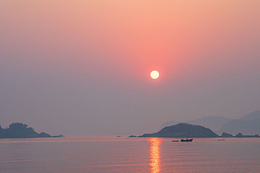 威海半月湾海上日出