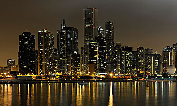 夜景,阿奥中心,两个,谨慎的,广场,川普大厦,建筑,天际线,密歇根湖,芝加哥,伊利诺斯,美国