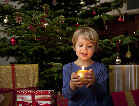 男孩,拿着,蜡烛,圣诞节
