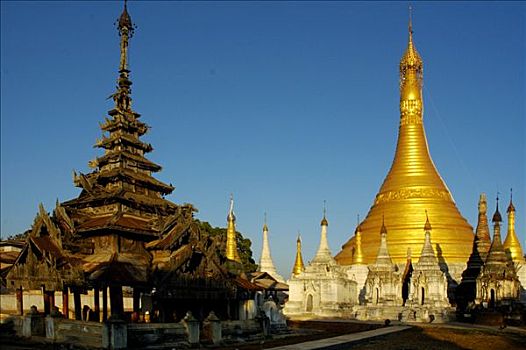 大,金色,佛塔,木质,塔,正面,宾德雅,掸邦,缅甸