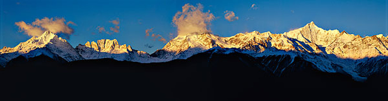 梅里雪山