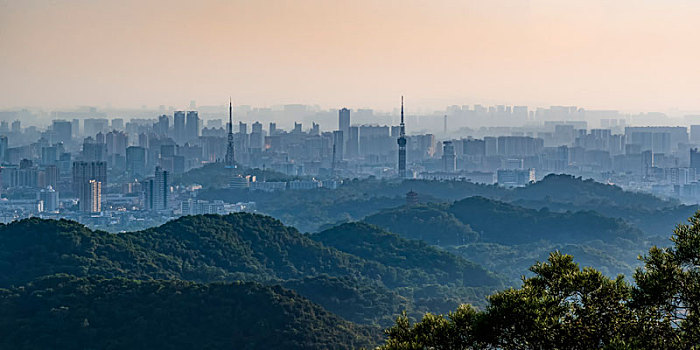 满目山河空念远