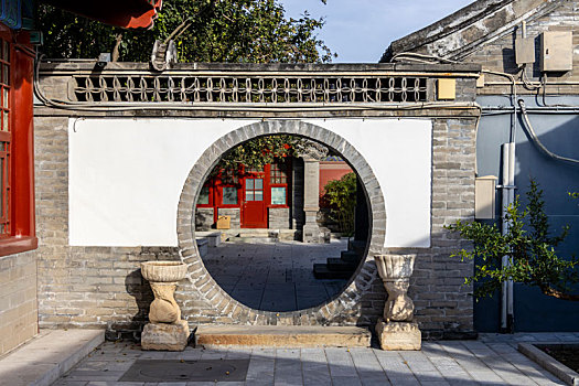 北京故宫的圆形门