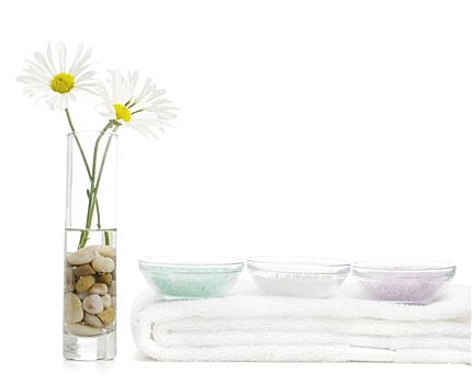 花,毛巾,浴盐,白色背景