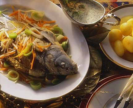 鲤鱼,烹饪,蓝色,芹菜,胡萝卜,莳萝酱