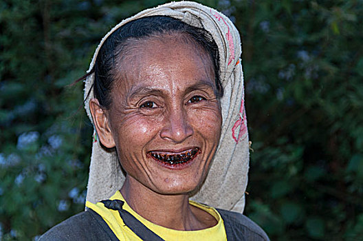 微笑,女人,人,山,部落,少数民族,牙齿,咀嚼,头像,歌曲,省,北方,泰国,亚洲