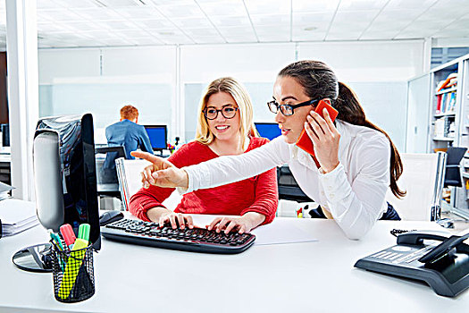 职业女性,团队,工作,书桌,电脑
