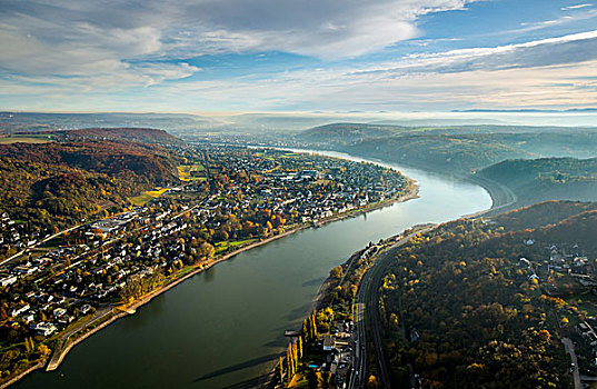 河,弯曲,莱茵河中游,莱茵兰普法尔茨州,德国,欧洲