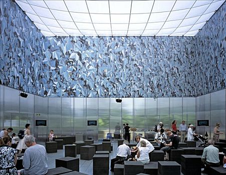 蛇形画廊展厅,2006年,室内