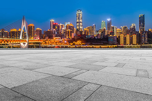 广场砖和重庆建筑夜景