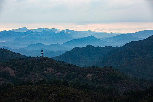 山川,霞光,山脉,森林,群山,山峰,晚霞,天空,云,天际线,绿色