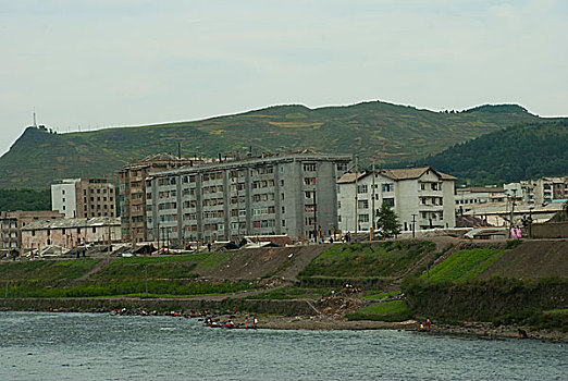中朝边界鸭绿江对岸朝鲜惠山市