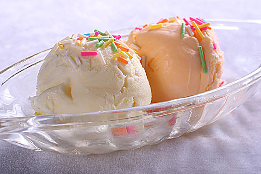 双色冰淇淋