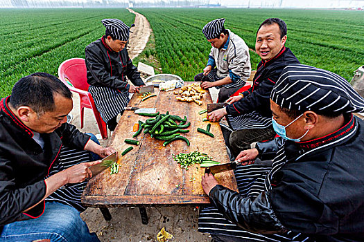 河南滑县,农村厨师做宴席