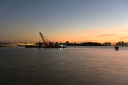 厦门第一码头的装卸船