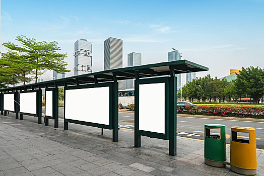 公交站廣告牌