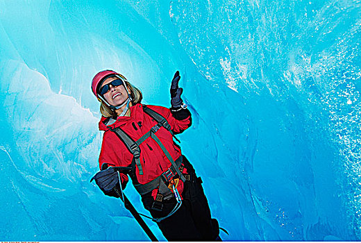 女人,冰,洞穴,棉田豪冰河,阿拉斯加,美国