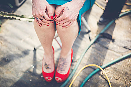 女人,纹身,红色,半高跟鞋