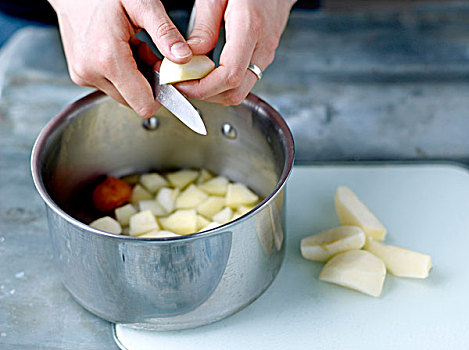 切块,苹果,烹饪,炖锅,水,西红柿