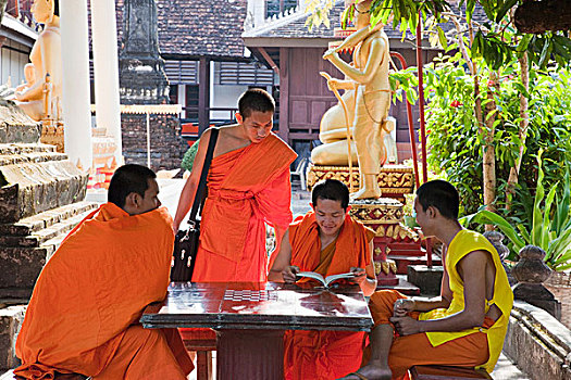 老挝,万象,施沙格庙,僧侣