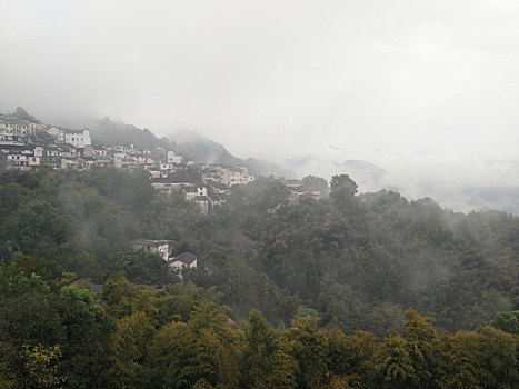 皖南坡山村田园风光