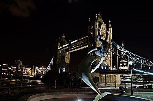 光亮,塔桥,雕塑,女孩,海豚,夜晚,泰晤士河,伦敦,英格兰,英国,欧洲
