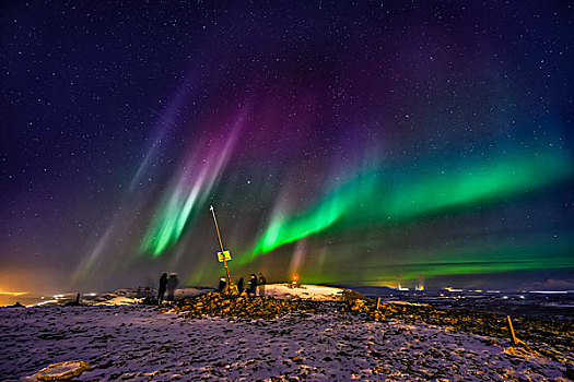 人,享受,北极光,山,靠近,雷克雅未克,冰岛,电厂,远景
