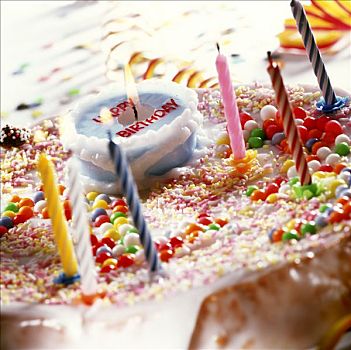 生日蛋糕,糖粒,蜡烛